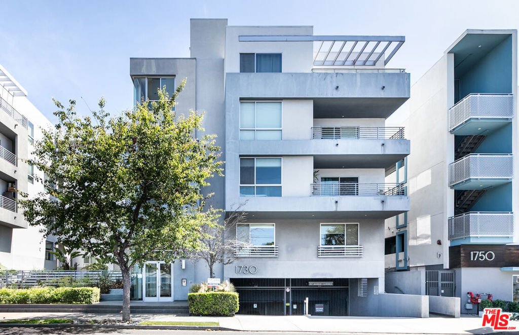 Condo in Los Angeles, California, United States 1 - 18028696