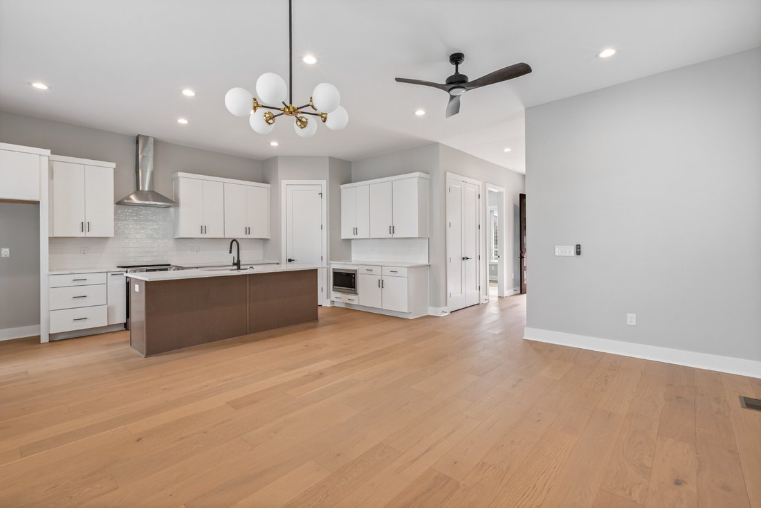 Co Op in Nashville, Tennessee, United States 3 - 18029271