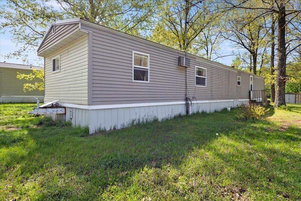 Cadott, Wisconsin, United States 4 - 18028969