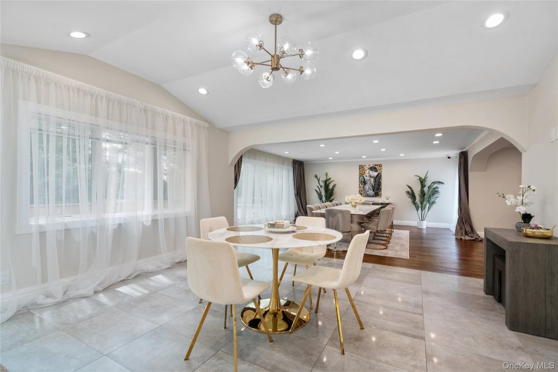 House in Great Neck, New York, United States 5 - 18030841