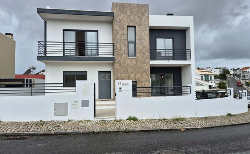 Villa à Laranjeiro e Feijo, Setúbal Municipality, Portugal 1