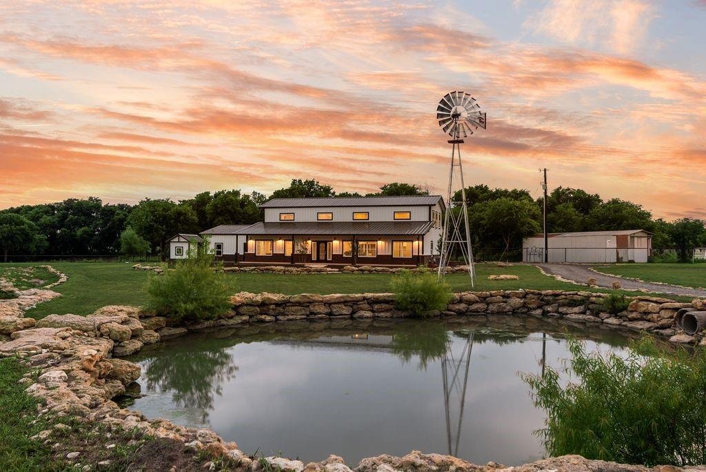 House in Krum, Texas, United States 2 - 18030617
