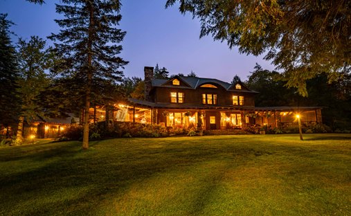House in Eagle Bay, New York, United States 1