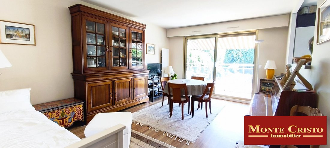 Apartment in Domaine National du Château, Versailles, France 4 - 18032622