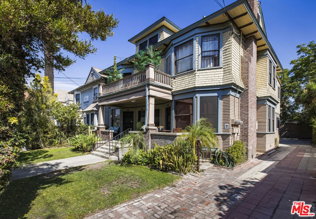 Los Angeles, California, United States 1 - 18028711