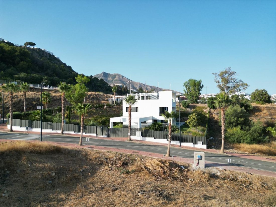 Land in Benalmadena, Andalusia, Spain 4 - 18025746
