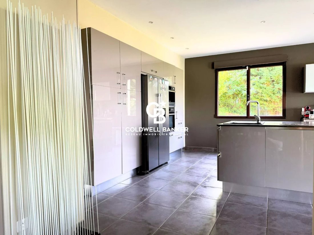 Villa in Tours, Centre-Val de Loire, France 5 - 18027649