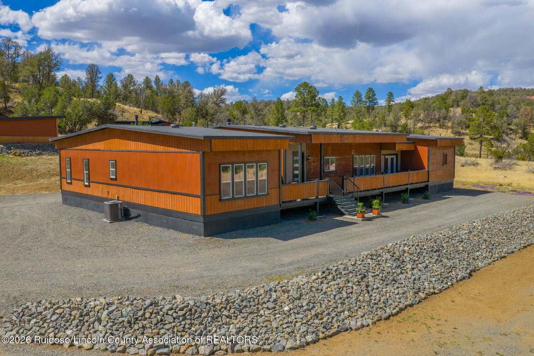 House in Capitan, New Mexico, United States 3 - 18028123