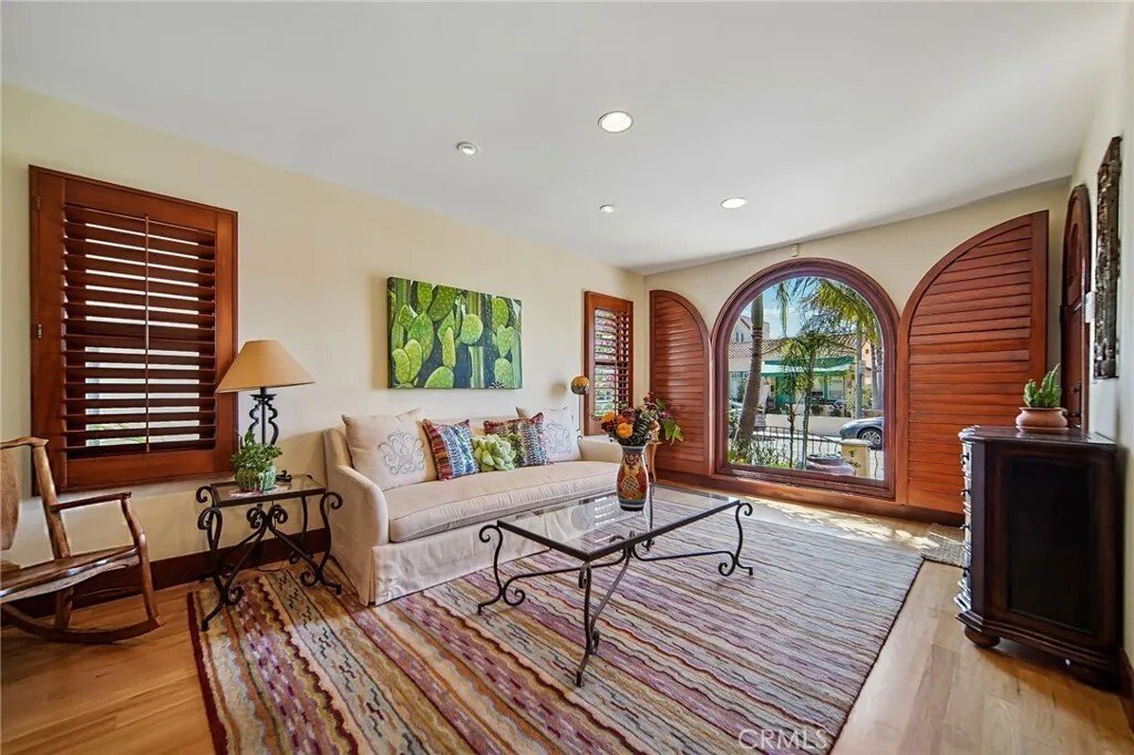 House in Signal Hill, California, United States 4 - 17802876
