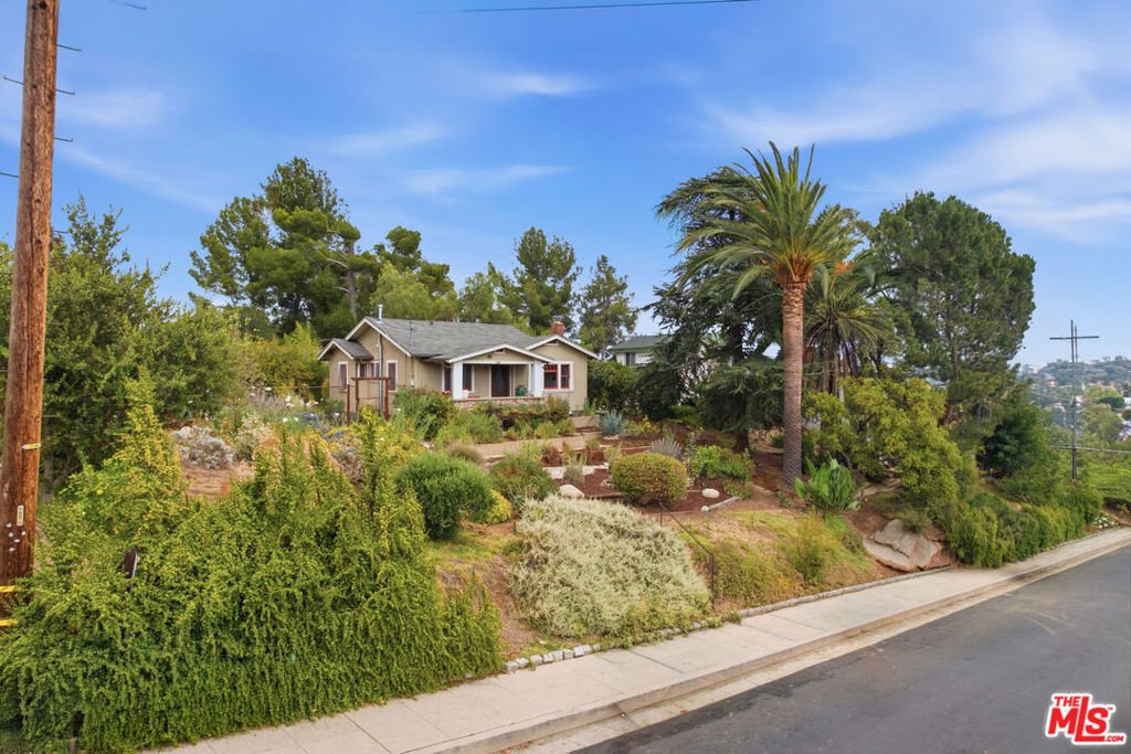 Los Angeles, California, United States 3 - 18028675