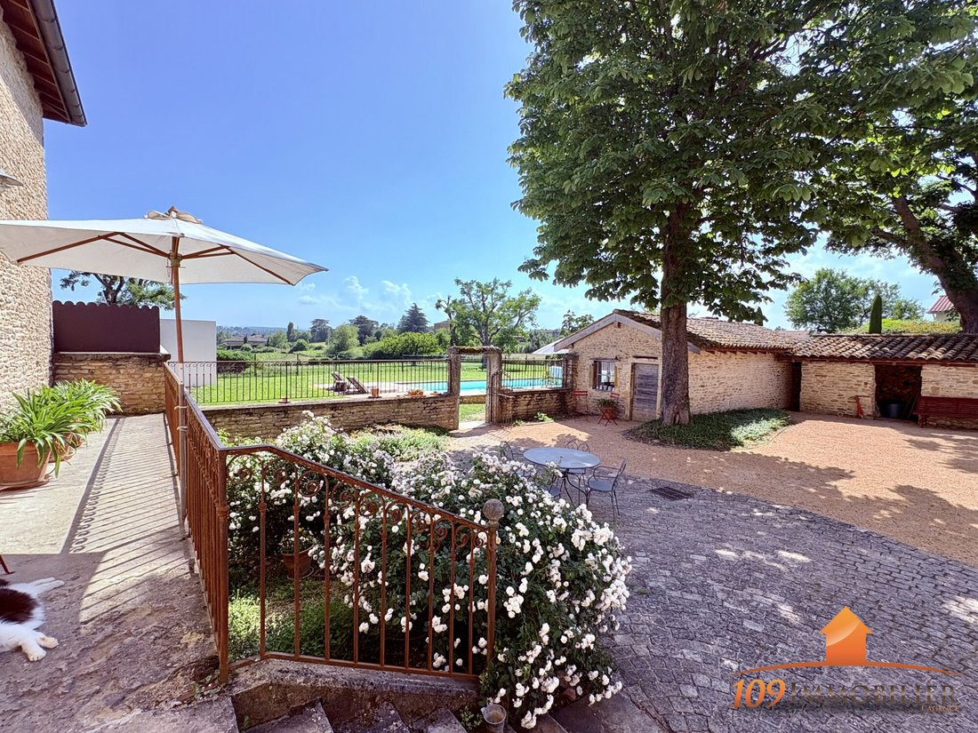 House in Arrondissement of Villefranche-sur-Saône, Auvergne-Rhône-Alpes, France 2 - 17456907