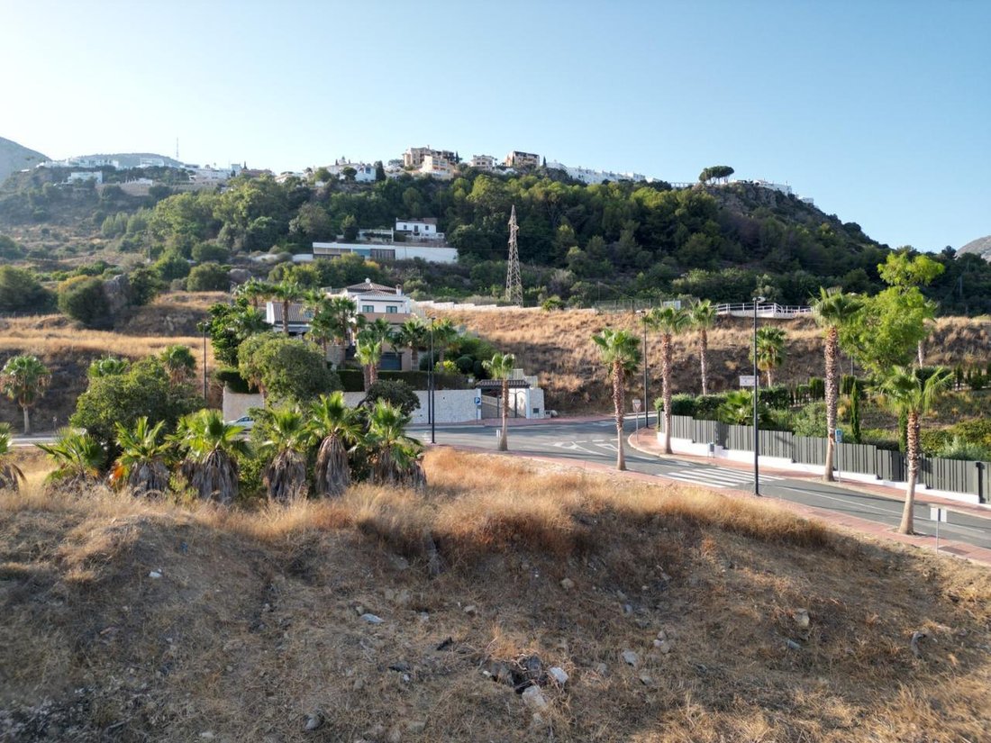 Land in Benalmadena, Andalusia, Spain 3 - 18025746