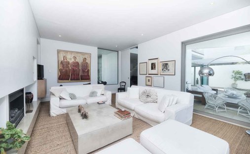 House in Fernkloof Estate, Western Cape, South Africa 1