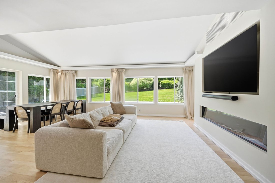 House in Waldwick, New Jersey, United States 4 - 18027986