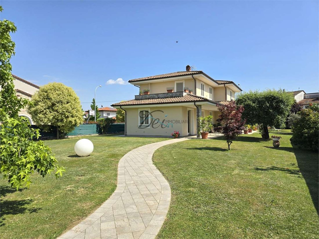 Villa in Historic Center, Lucca, Tuscany 1 - 18029217