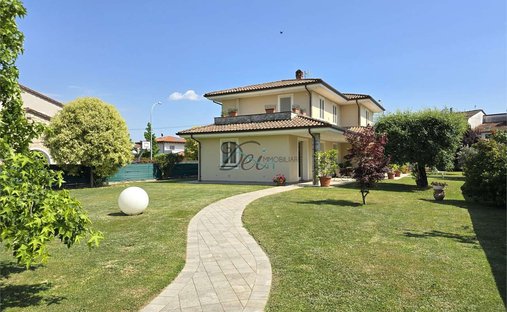 Villa in Historic Center, Lucca, Tuscany 1