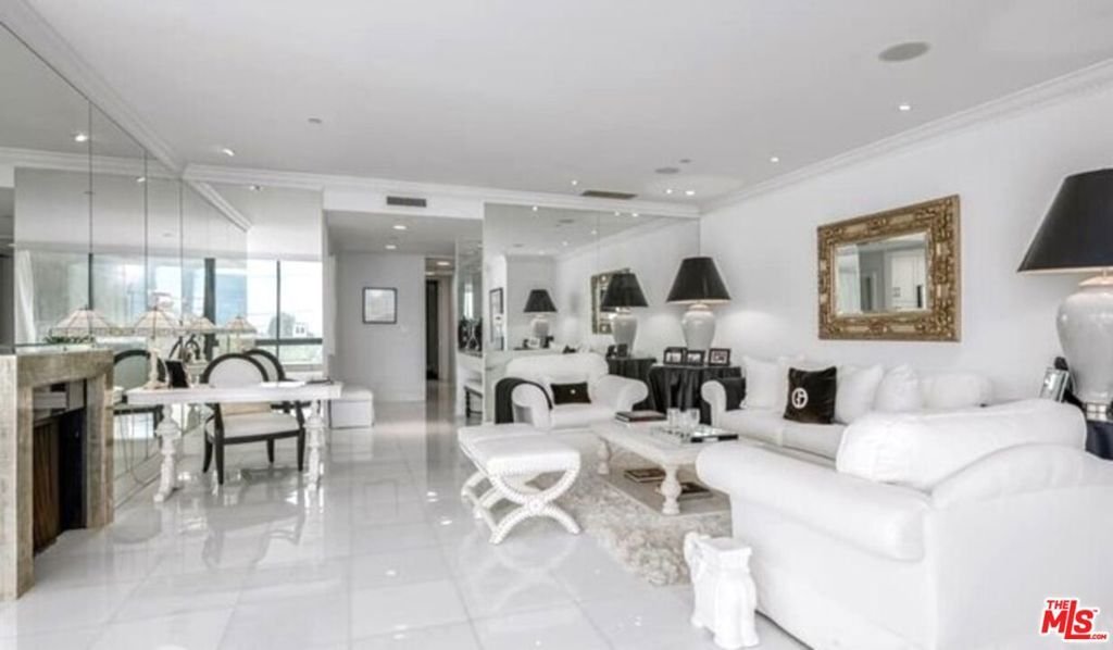 Condo in Los Angeles, California, United States 3 - 18028736
