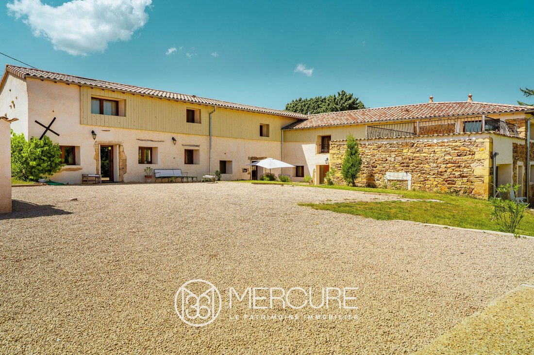 Estate in Chanes, Bourgogne – Franche-Comté, France 1 - 18028443