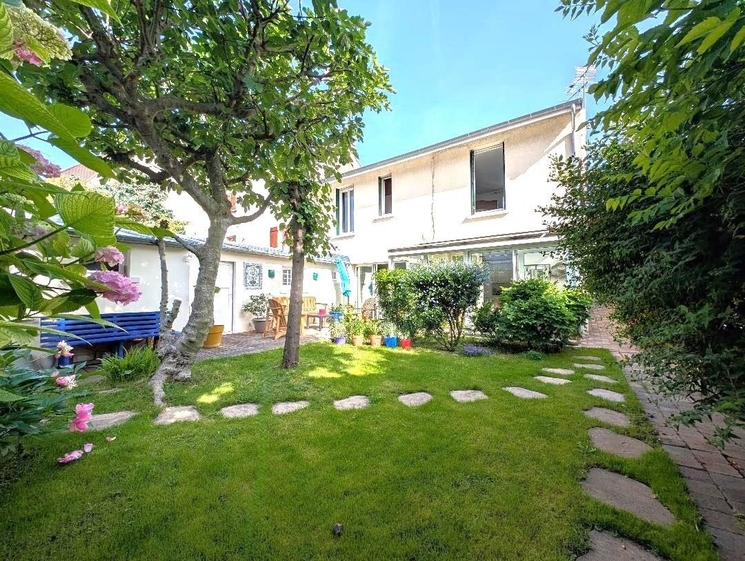 House in Vitry-sur-Seine, Ile-de-France, France 1 - 18032704