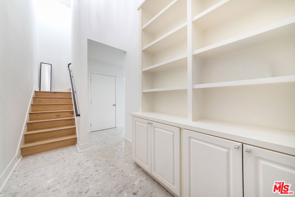 Condo in Los Angeles, California, United States 3 - 18028696