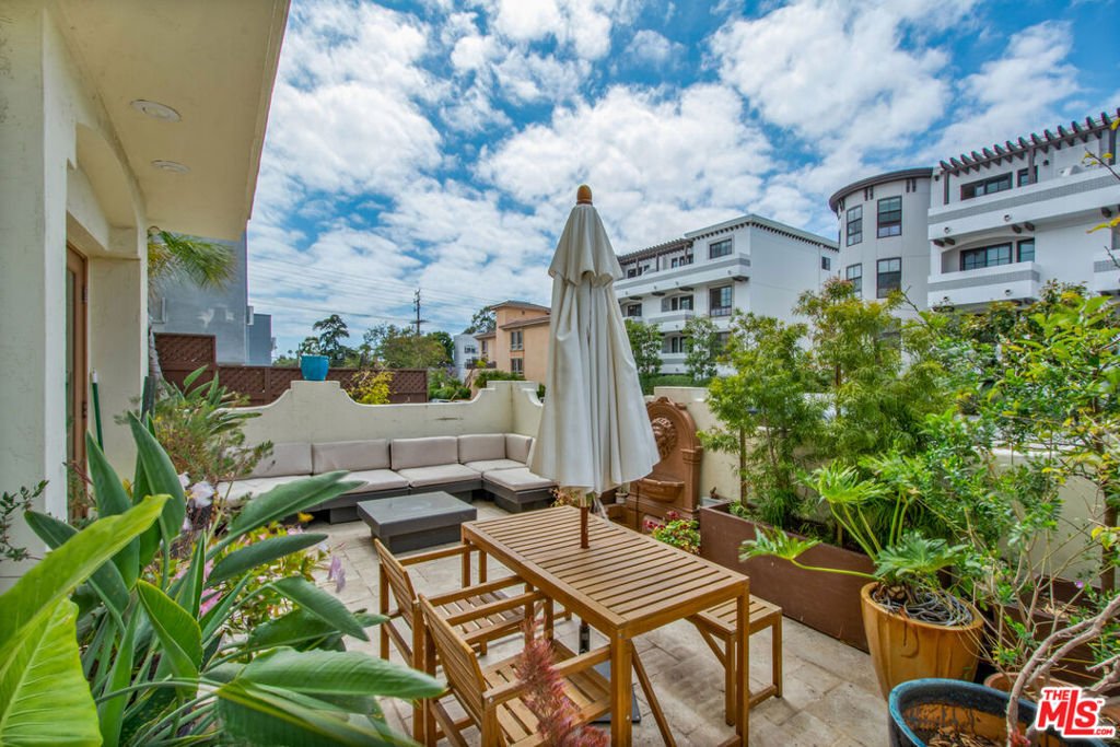 Condo in Los Angeles, California, United States 1 - 18028707