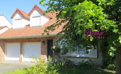 House in Sud, Le Mesnil-le-Roi, France 1