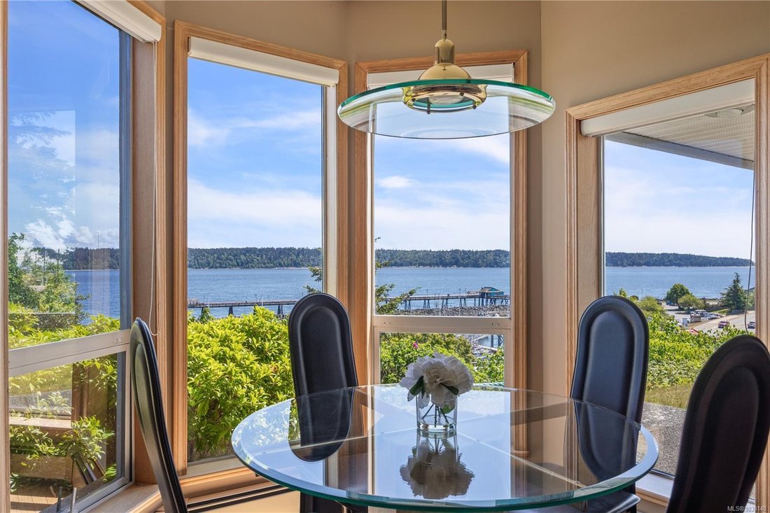 House in Campbell River, British Columbia, Canada 4 - 18031027