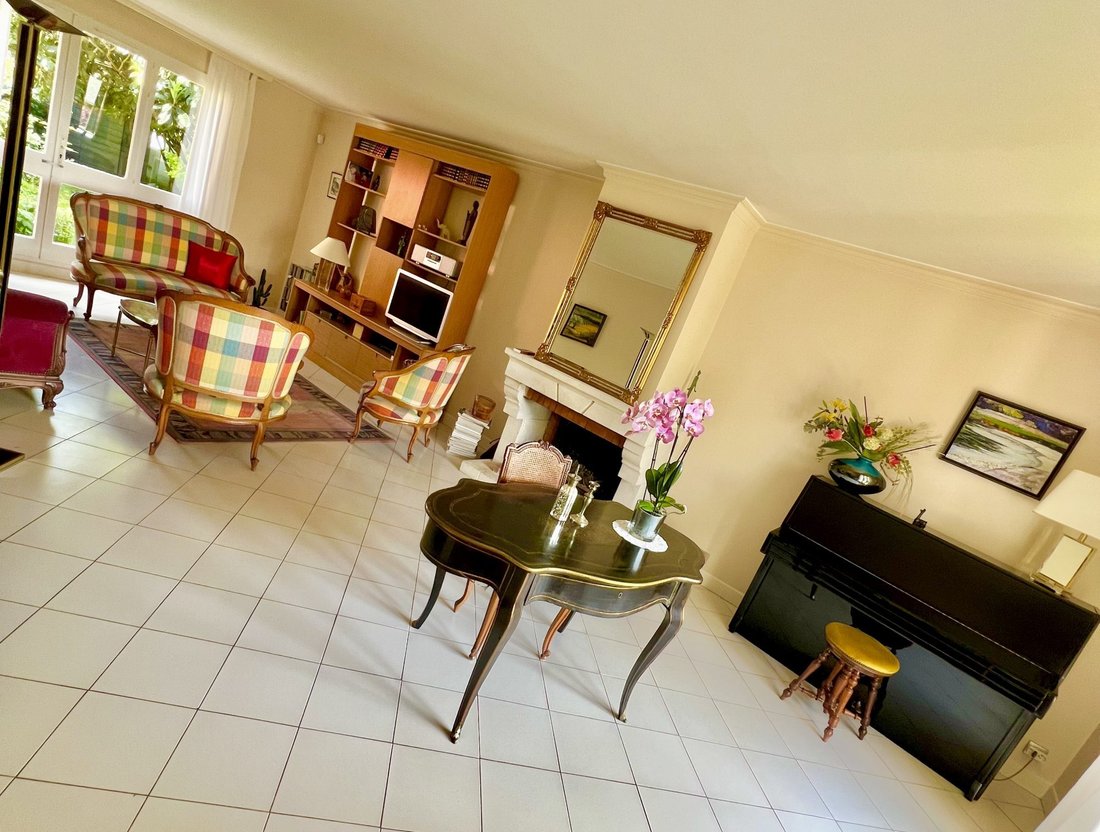House in Saint-Aubin, Ile-de-France, France 5 - 18032593