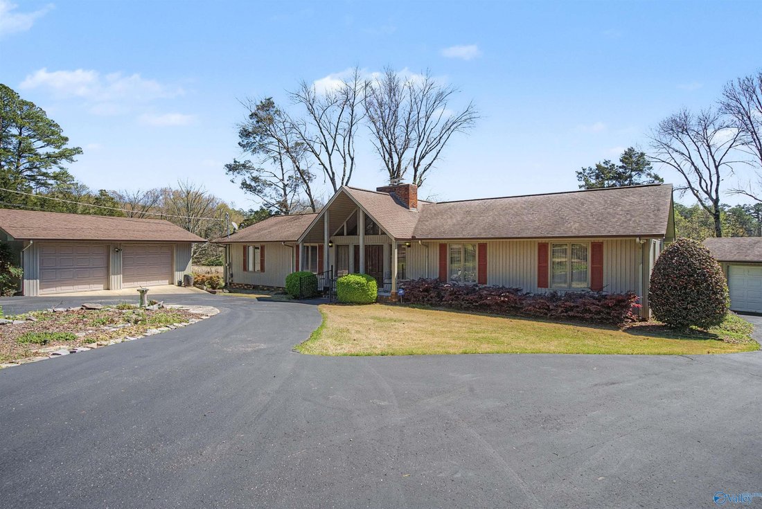 House in Guntersville, Alabama, United States 1 - 18026026