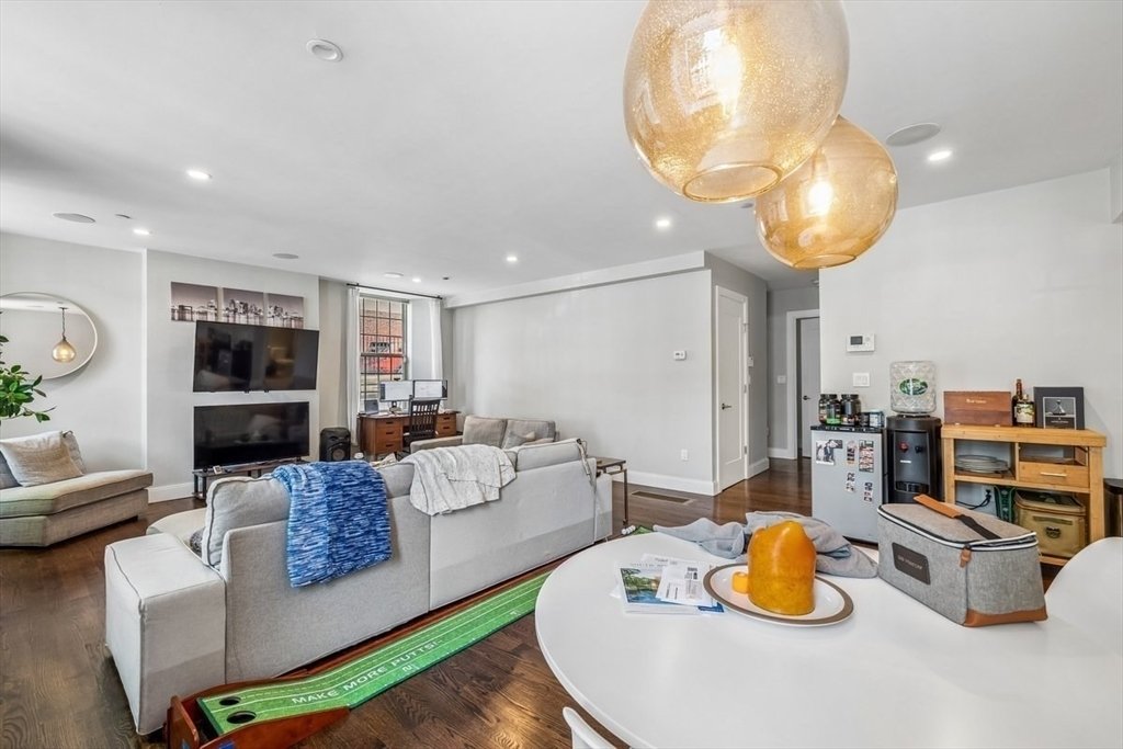 Condo in Boston, Massachusetts, United States 5 - 18032417
