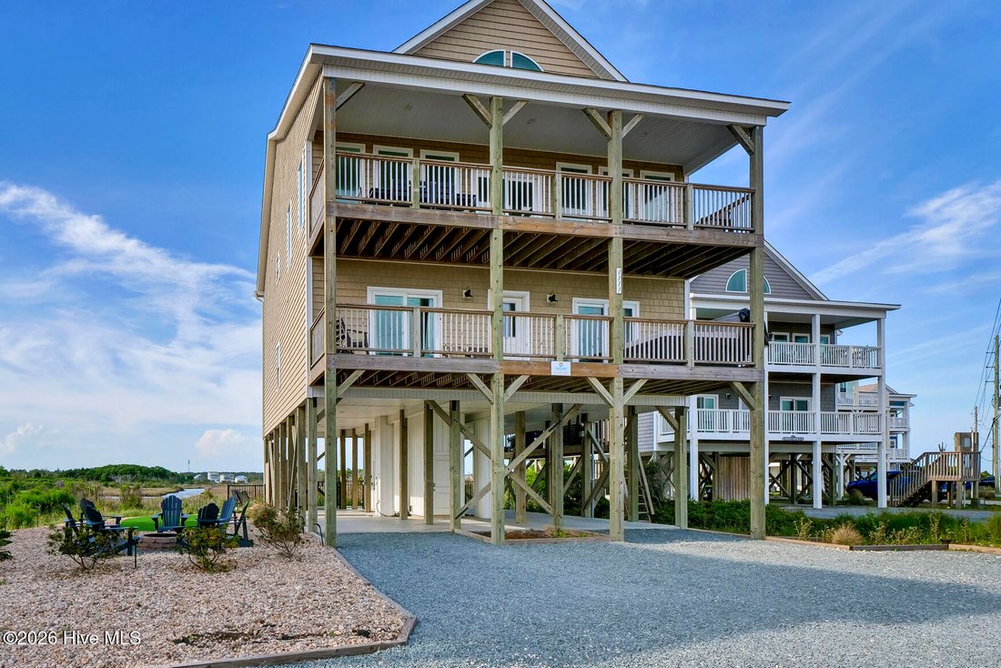 House in North Topsail Beach, North Carolina, United States 2 - 18028943