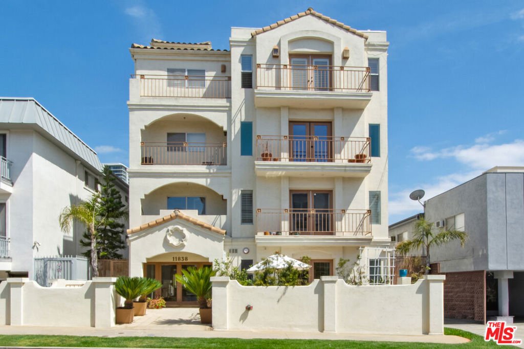 Condo in Los Angeles, California, United States 2 - 18028707