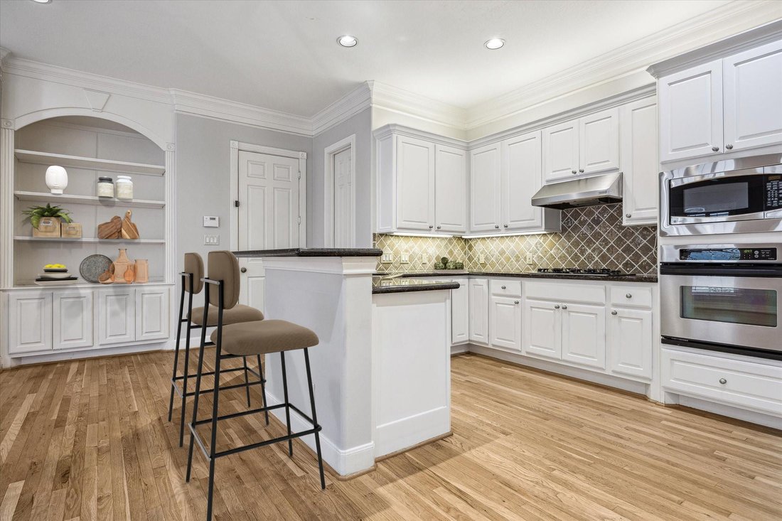 House in Houston, Texas, United States 5 - 18030731