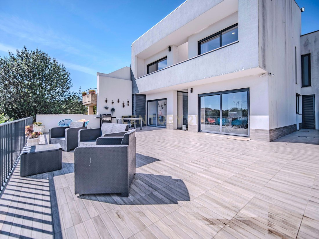 Villa in Rio Tinto, Distrikt Porto, Portugal 2 - 18030544