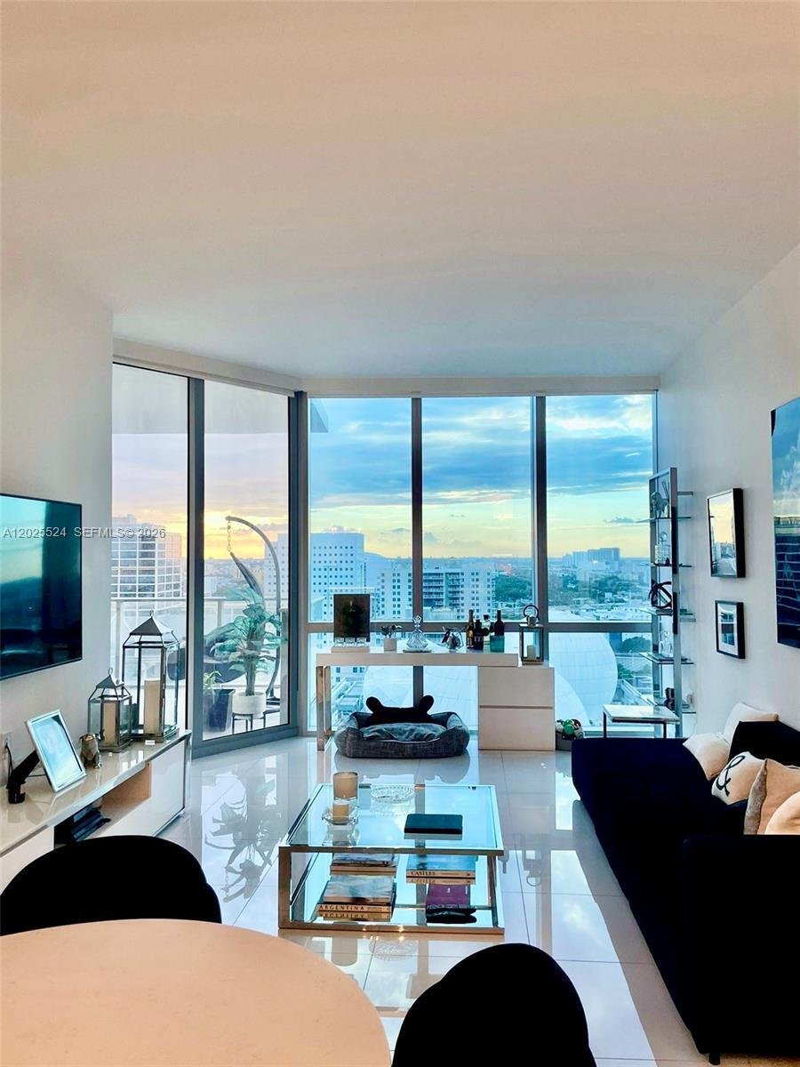 Condo in Miami, Florida, United States 5 - 18008058