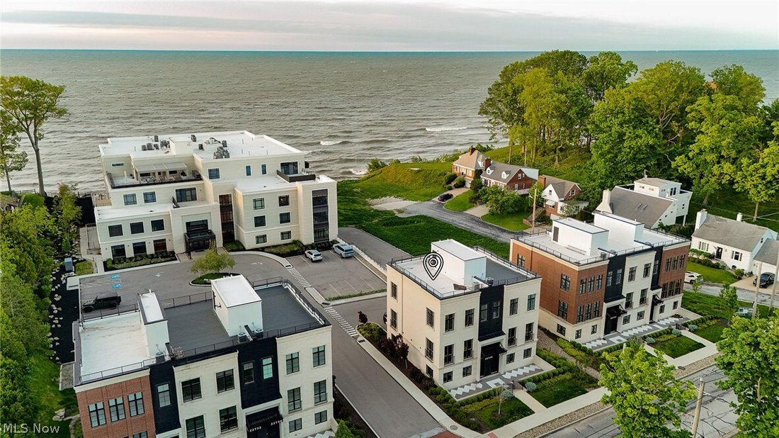 Condo in Rocky River, Ohio, United States 1 - 14942554