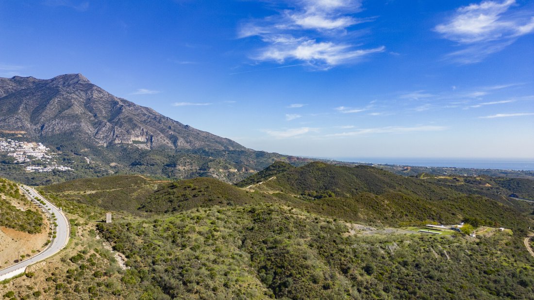 Land in La Quinta, Benahavis, Andalusia 2 - 15039044