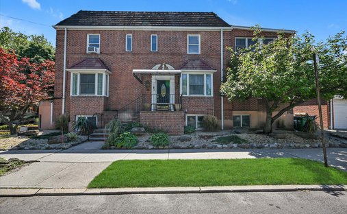 House in New York, New York, United States 1