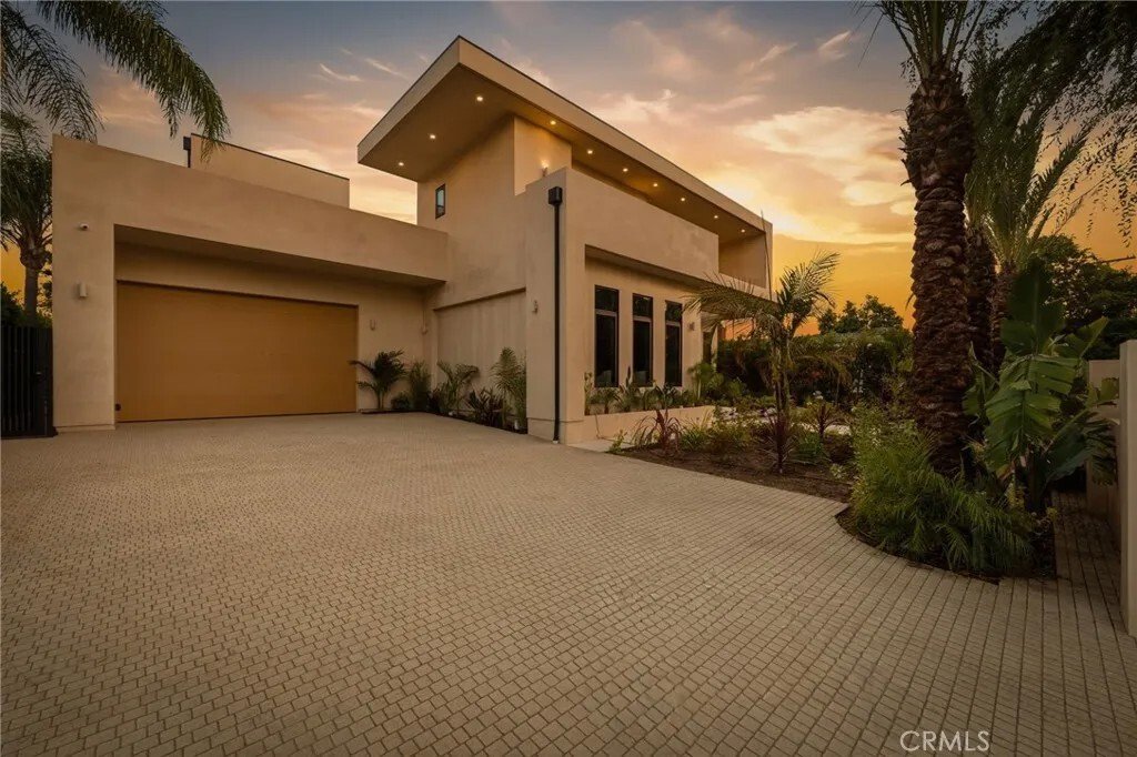 House in Los Angeles, California, United States 3 - 18030032
