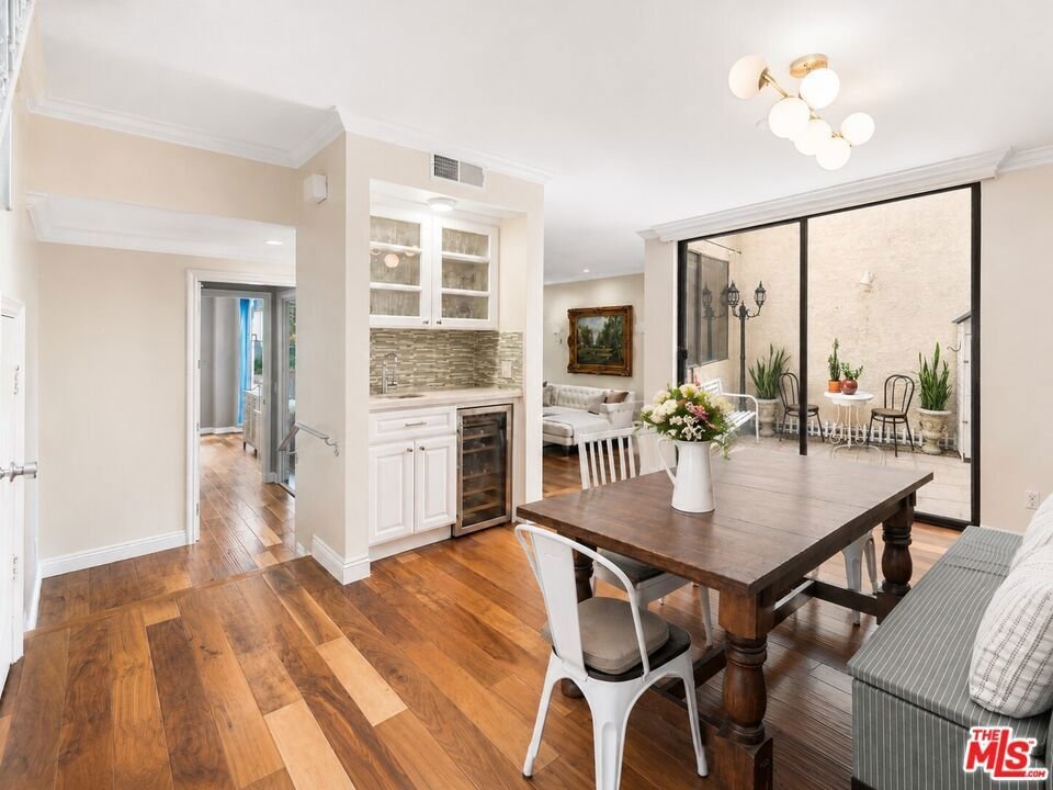 Condo in Altadena, California, United States 4 - 18028702
