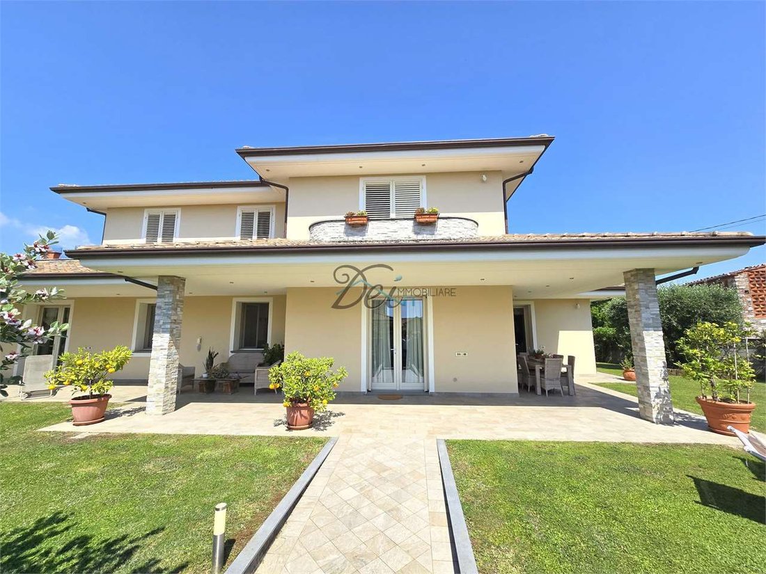 Villa in Historic Center, Lucca, Tuscany 2 - 18029217