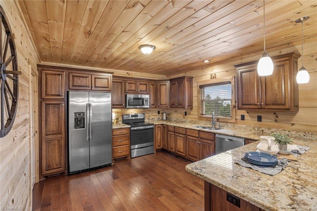 House in Granite Falls, North Carolina, United States 1 - 18028480
