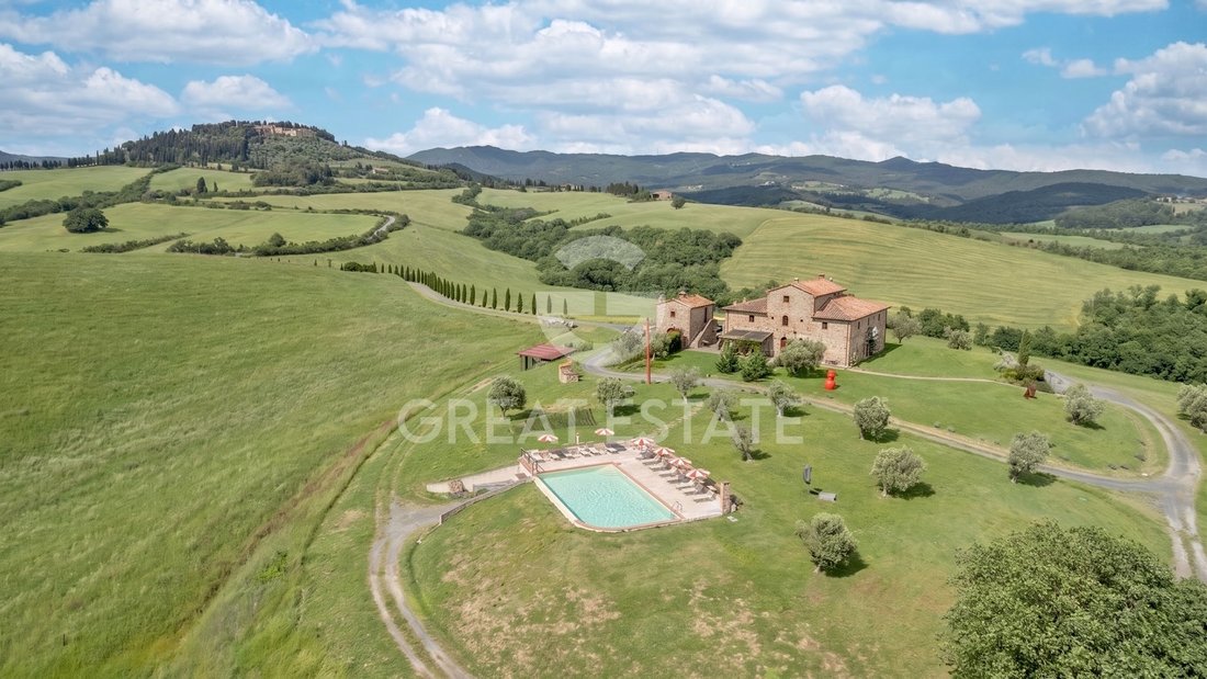 Estate in Montecatini Val di Cecina, Tuscany, Italy 3 - 18028912