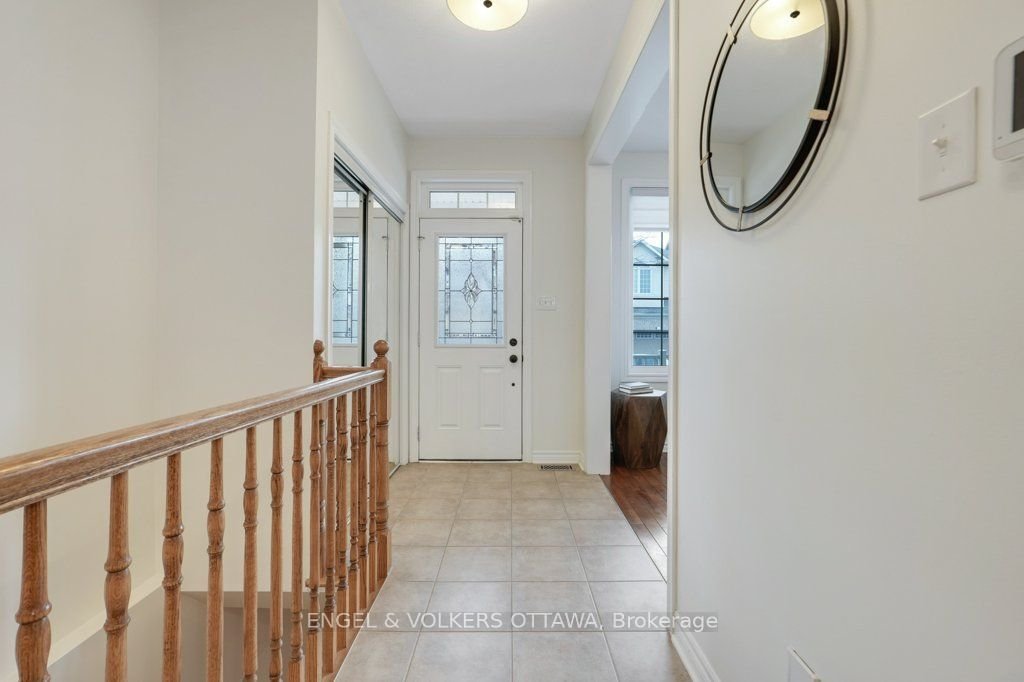 House in Ottawa, Ontario, Canada 2 - 18031046