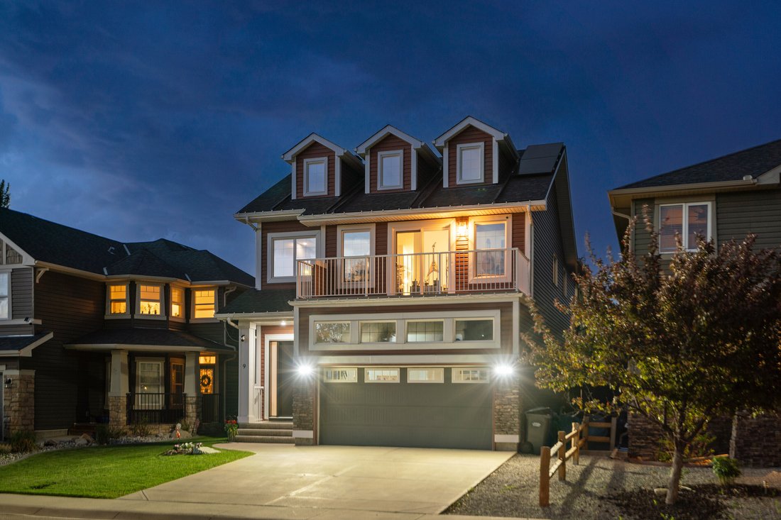 House in Okotoks, Alberta, Canada 1 - 18030842