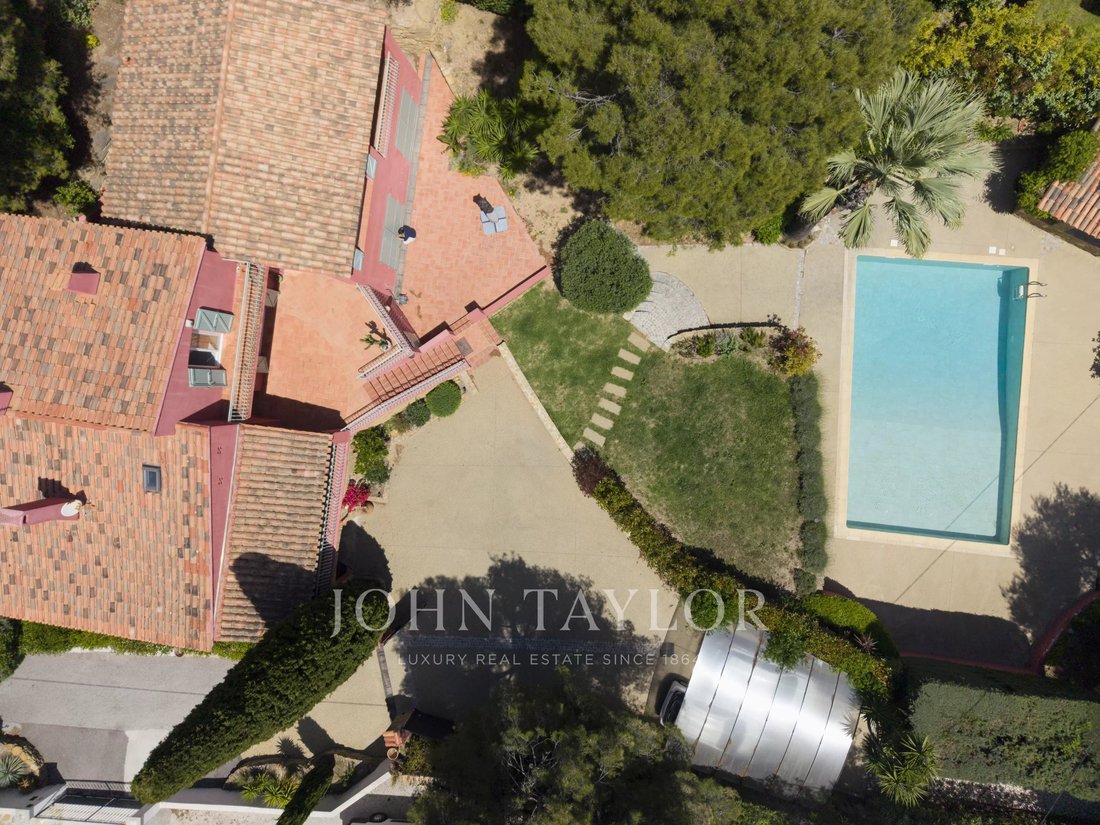 Villa in La Cadiere-d'Azur, Provence-Alpes-Côte d'Azur, France 5 - 18027663