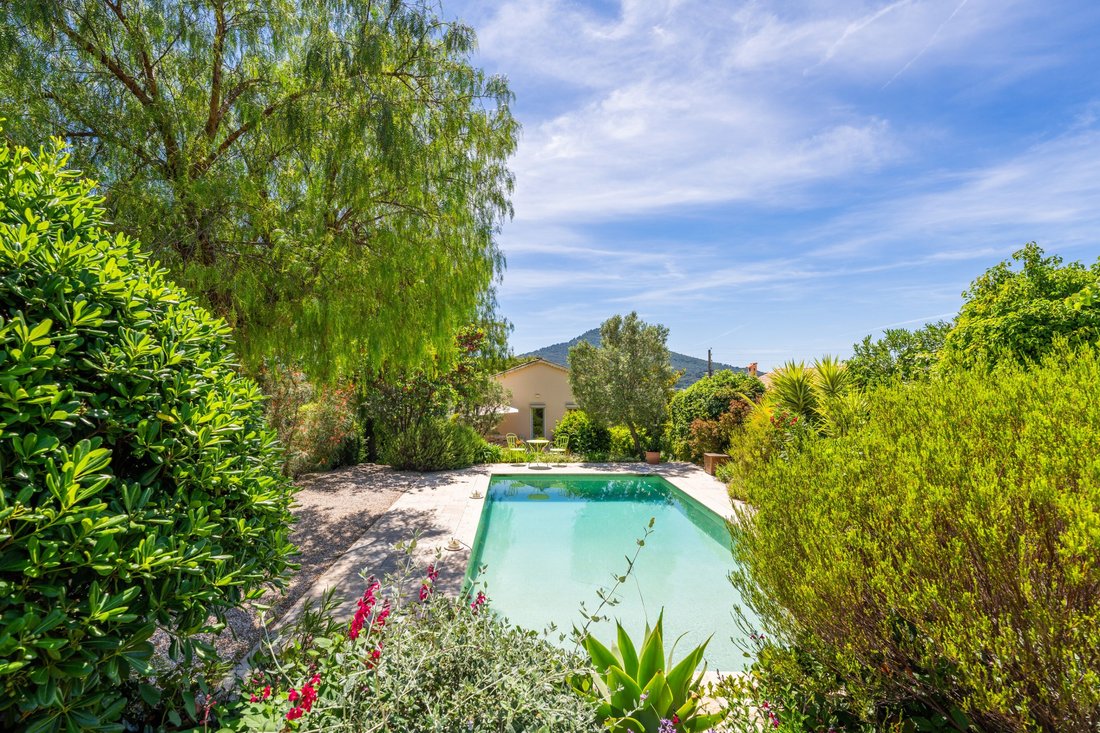 House in Carqueiranne, Provence-Alpes-Côte d'Azur, France 1 - 18030834