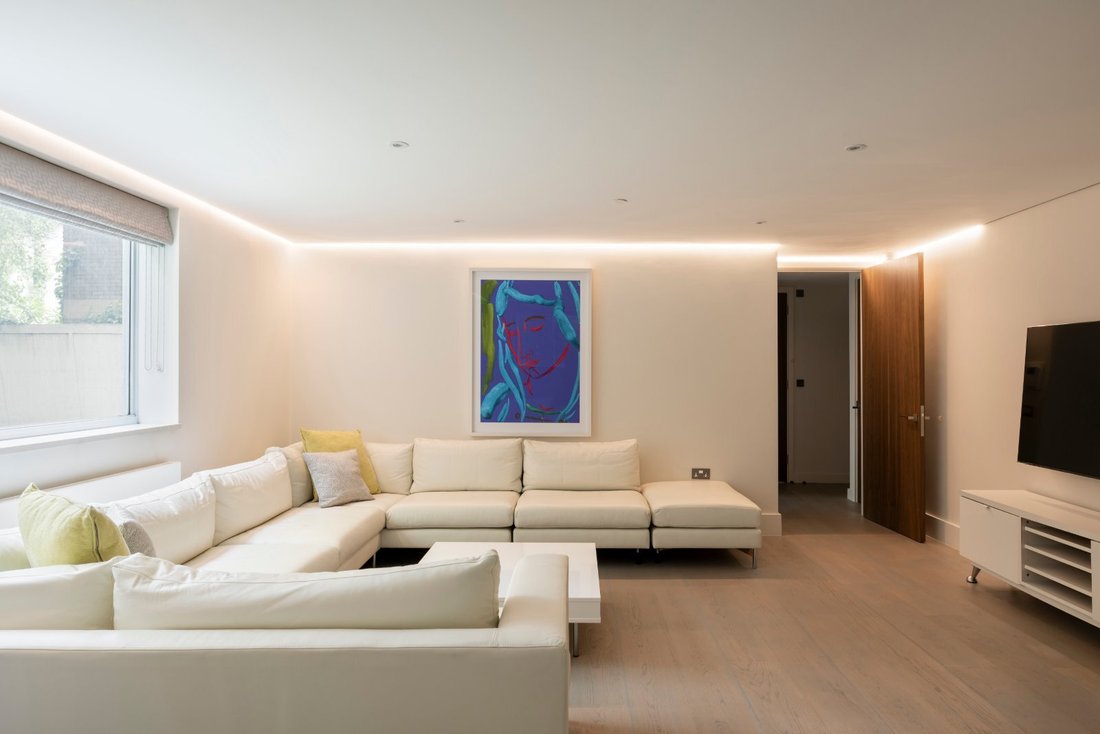 Apartment in Belgravia, Westminster, England 2 - 18026085