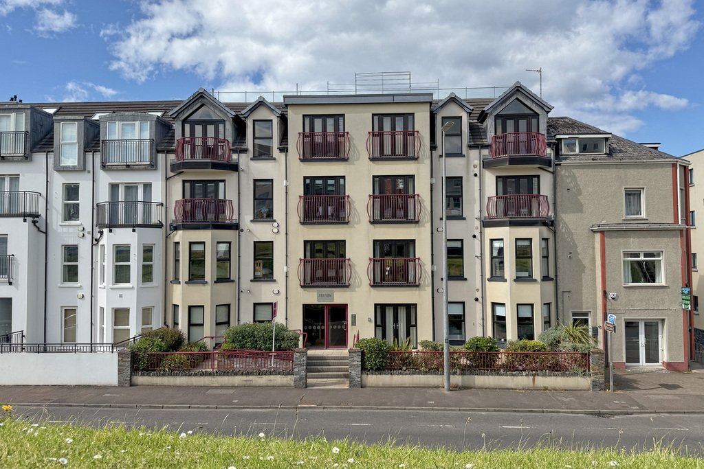 Apartment in Portstewart, Causeway Coast and Glens District, Northern Ireland 1 - 18025651