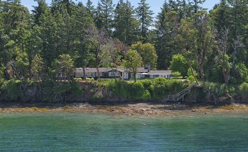 House in Saltspring Island, British Columbia, Canada 1